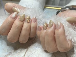 ピスタチオカラーもやもやネイル