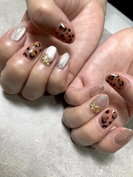ラキネイル(LAKI Nail)/ヒョウ柄ネイル