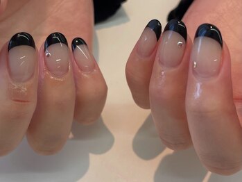 フレンチネイル。