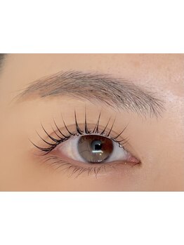 ナチュラル上品な目元にしたい