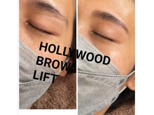 HOLLYWOOD　BROWLIFT大ブレイク中！！