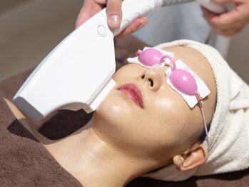 エム(M)の写真/脱毛&光フェイシャル専門サロン誕生！肌の内部に働きかけ、シミ/シワ/くすみ/ほうれい線/毛穴徹底改善◎