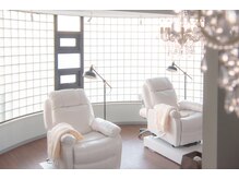 ロザンナ 北浦和店(ROSANNA)の雰囲気（清潔感ある店内・北浦和・北浦和駅前・浦和・リクライニング）