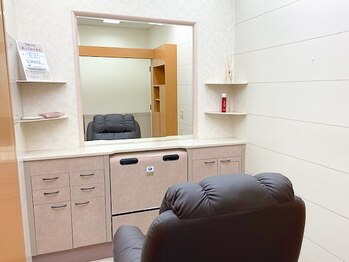 ビューステージ 徳島の写真/プライベートな完全個室の眉毛サロン。ふかふかリクライニングチェアで、ゆったりご褒美タイムを♪