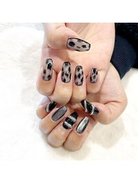 豹柄ネイル