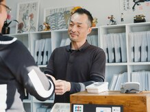 ご予約いただきましたら、まずスタッフが受付いたします。