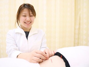 ほねつぎ平成けやき通り鍼灸接骨院の写真/【南区/平成】初めての鍼灸も安心。白を基調とした清潔空間＆丁寧なカウンセリングで大人女性の不調をケア
