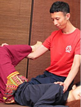 タイ古式 マクリラル/太股、お腹、腰回りのリラックス