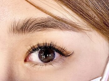 オベリオ アイラッシュ(OBERIO eyelash)の写真/驚きのキープ力！当店人気のラッシュリフト・LEDマツエクも豊富に導入！