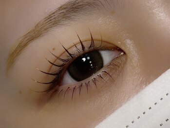 リリー(Liliy)/下まつ毛エクステ 30本 hana