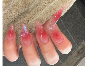 チークネイルが人気・春ネイル