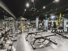 リジュブ フィットネス(REJUV FITNESS)の雰囲気（最新マシーンが30種類以上！パーソナルトレーニングジム）