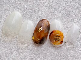 くすみホワイトシーリングネイル
