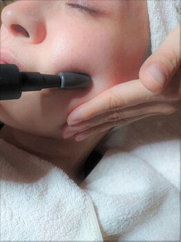 しずく/インディバでキュッと小顔に!