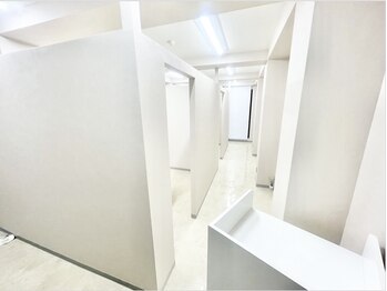 ケギライ 銀座新橋店(kegirai)の写真/地下鉄新橋駅から徒歩1分の好立地♪初心者様におすすめなメンズ眉毛専門サロン★