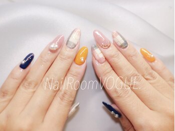 ネイルルームヴォーグ(Nail Room VOGUE.)の写真/《強度・形がきになる・・・》そんな方は当店へ☆認定講師が創る、美フォルム・アクリルスカルプをご提供♪