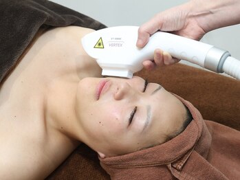 シア(sia)の写真/大人の春肌ケア！くすみ払ってトーンアップ効果あり♪光フェイシャルで輝く透明感へ◎