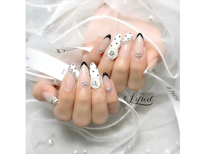 リフテッド(Lifted)の写真