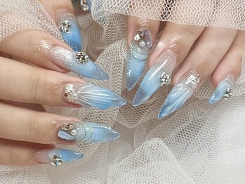 ネイルマフィア 原宿(NAIL MAFIA)の写真/「整った綺麗なスカルプの形」×「均等の厚み」で最強卍''盛り盛りにパーツやアートをオーダーしちゃって★