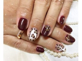 秋のボルドーネイル