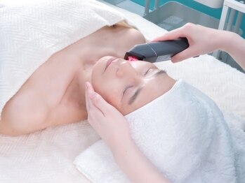 ビービーサロン 池袋(B.B salon)の写真/【夏の美白集中ケア】水素ピーリング×超音波洗浄で毛穴汚れ除去!エクソソームでワンランク上の美白肌に♪