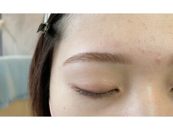 ダフネ(DAFNE)/眉カラーで柔らかさUP