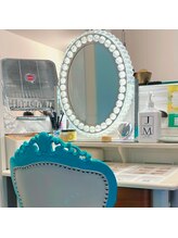 アオヤマ サロン ワイゼット(AOYAMA SALON YZ)/メイクブース設置