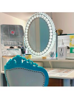 アオヤマ サロン ワイゼット(AOYAMA SALON YZ)/メイクブース設置