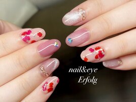 花びらがよく見るとハートなnail