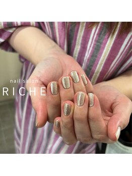 リッシュ(RICHE)/華やかシルバーラメネイル