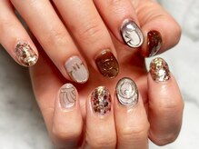 エスディーネイルズ(sd nails)/よくみるとミニオン風ネイル