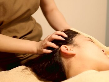 ヘッドスパアンドプライベート ミライ(Head Spa & Private mirai)の写真/【国分寺駅徒歩1分】仕事の合間に◎目の周り・頭をもみほぐすことで眼精疲労を改善★≪メイクルーム完備≫