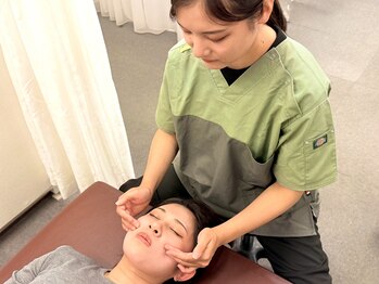 ドクタースマイル バイ カラダカイカク 本通り店(Dr.Smile)