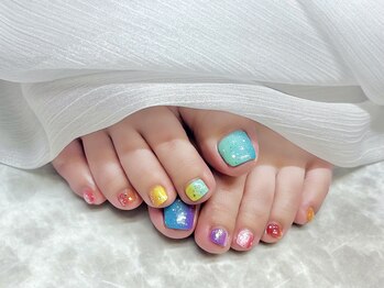 ネイルサロン シェル(Nail Salon SHELL)の写真/足先もしっかりケアでいつも女子力UP♪【他店オフ込★フット定額新規A¥6500・B¥8000/フットバス・ケア込】
