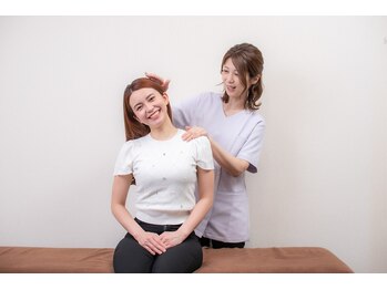 プラスフィール 梅田店の写真/ホウレイ線・たるみ改善！予防ケア