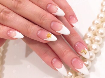 ボネール(nail ＆ eyelash Bounail)/スター　白フレンチ　星　星座