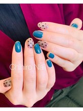 チヒロネイル/ポップな水玉柄