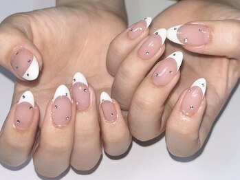 クレーネイル(Klee Nail)/フレンチ+ストーン