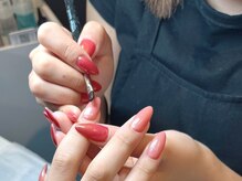 自爪を傷めないパラジェル・フィルイン施術・仕上がりの美しさを持続させる〈丁寧ケア〉を導入。
