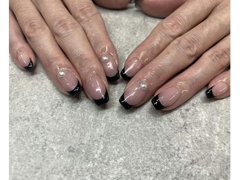 ネイルサロンファストネイルプラス 新宿店(FAST NAIL PLUS)/2023冬【黒フレンチ】