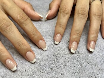 ネイルサロン北野坂/王道フレンチ