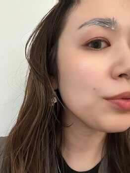 ハイディー(Hi-De)/眉毛矯正パーマ中