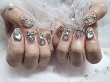 トレンドパーツ豊富＊定額にプラスして貴方だけのオリジナルネイルに [池袋/パラジェル]