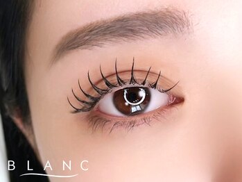 アイラッシュサロン ブラン 五所川原ELM店(Blanc)の写真/【圧倒的な存在感のお目元に！】上品なボリューム感が特徴で艶・軽さ・柔らかさを備えた最上級の毛質♪