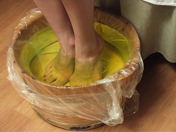 福 整体サロン 阿佐ヶ谷店/すべての施術の前に足湯サービス