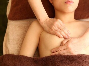 サロンママ(Salon mama)/バストマッサージは脇腹ケア!