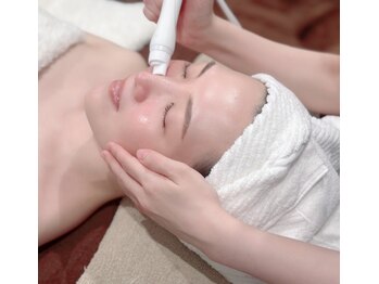 ドクターエイチ 四ツ橋堀江店(Doctor.H)の写真/【美容液が肌に吸いつくような潤い肌を】ハイドロフェイシャル毛穴改善♪キメ細かく透明感あふれる美肌へ★