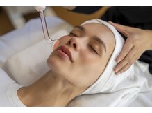 韓国最新プラズマ機器でニキビ・シミにアプローチ