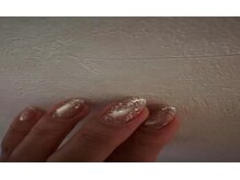 マクアネイル(macqua nail)の雰囲気（PRISM magnet 等、enoiのジェルもあります）
