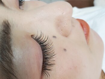 アイラッシュ ルアナ(Eye Lash LUANA)の写真/自まつ毛に負担をかけずにボリュームのある目元を実現!まつ毛に自信がない方もぜひLUANAにお任せください◎